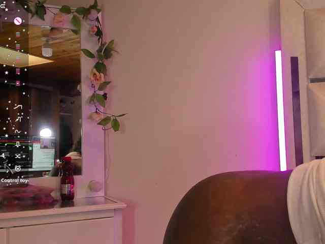 anisha-zambrano webcam