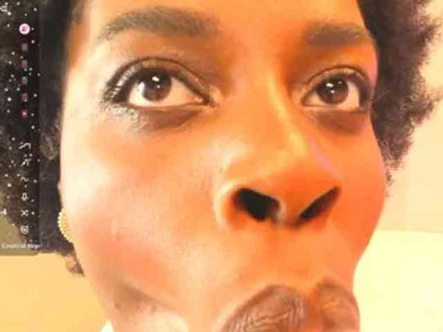 anisha-zambrano webcam