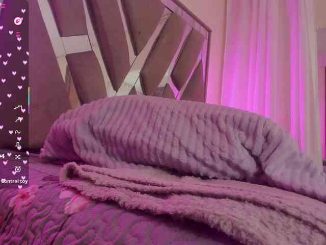 anisha-zambrano webcam