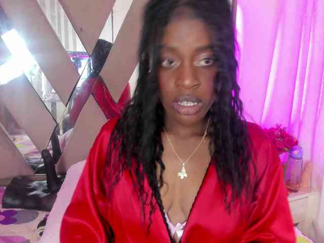 anisha-zambrano webcam