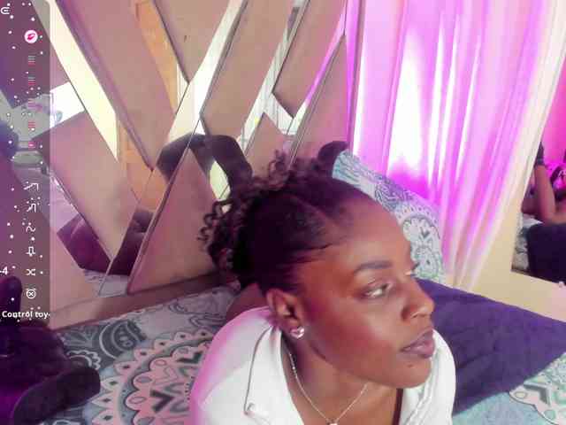 anisha-zambrano webcam