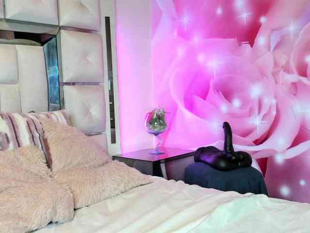anisha-zambrano webcam