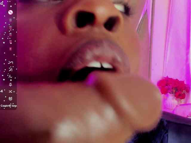 anisha-zambrano webcam