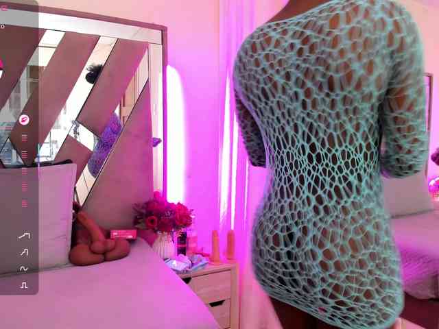 anisha-zambrano webcam