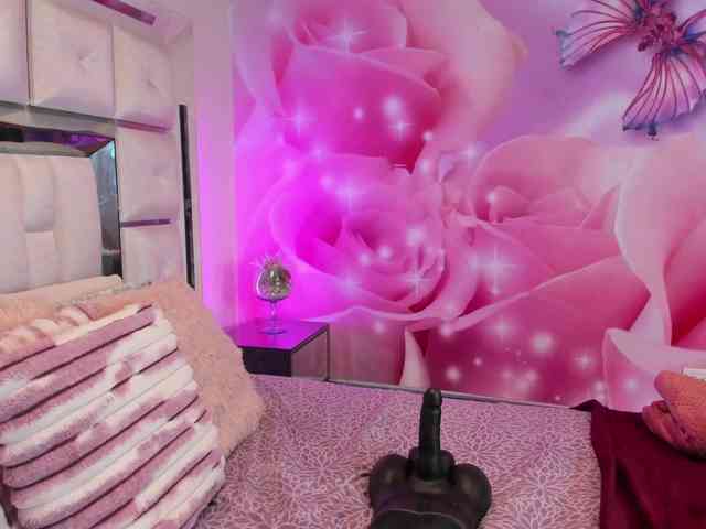 anisha-zambrano webcam