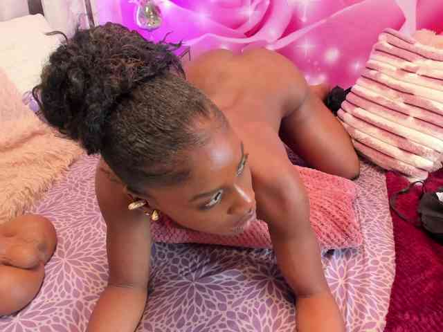 anisha-zambrano webcam