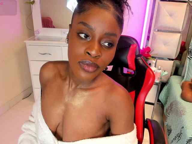 anisha-zambrano webcam
