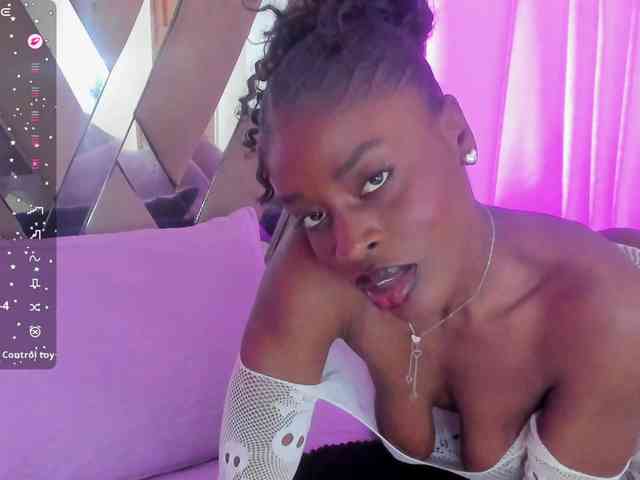 anisha-zambrano webcam