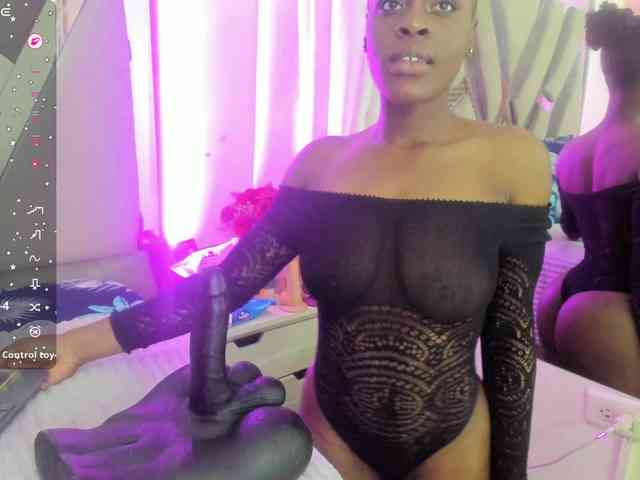 anisha-zambrano webcam