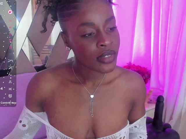 anisha-zambrano webcam
