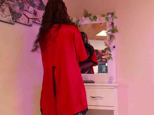 anisha-zambrano webcam