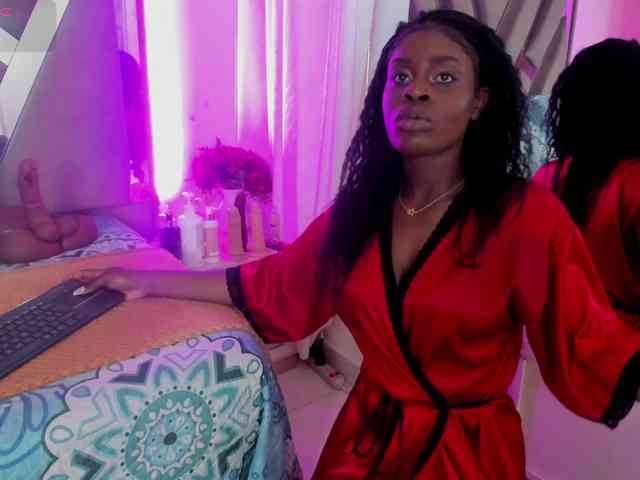 anisha-zambrano webcam