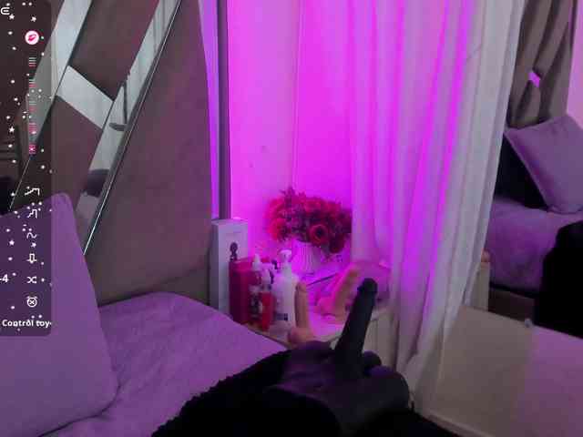 anisha-zambrano webcam