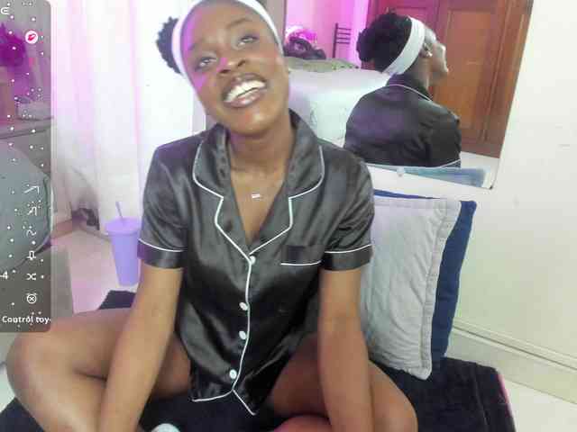 anisha-zambrano webcam