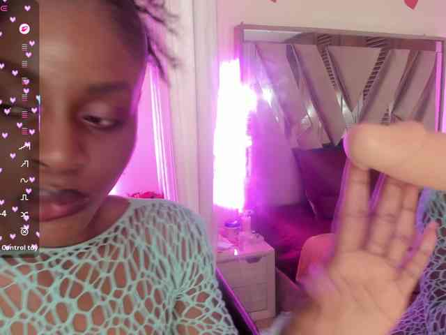 anisha-zambrano webcam