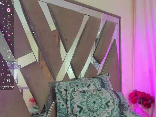 anisha-zambrano webcam