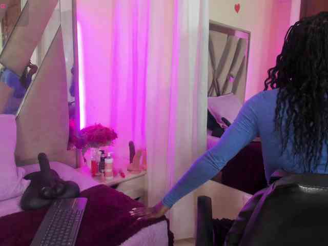anisha-zambrano webcam