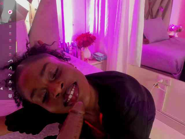 anisha-zambrano webcam