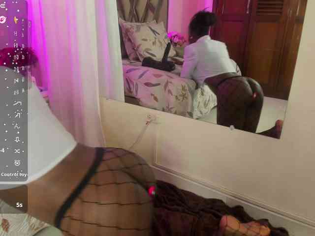 anisha-zambrano's live room