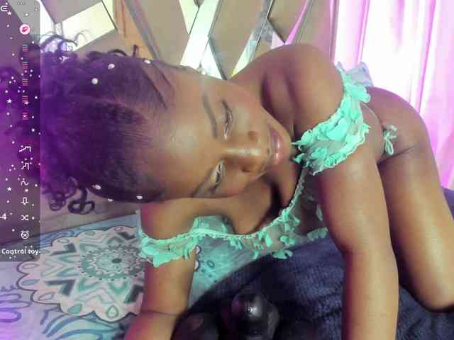 anisha-zambrano webcam
