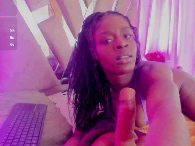 anisha-zambrano webcam