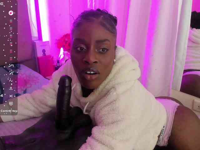 anisha-zambrano webcam