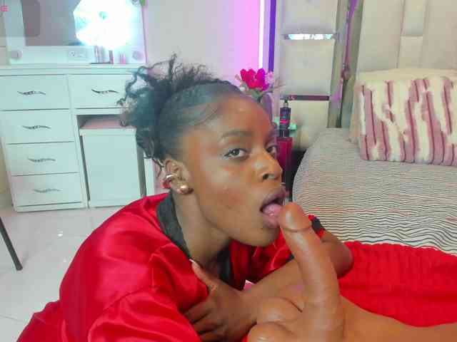anisha-zambrano webcam