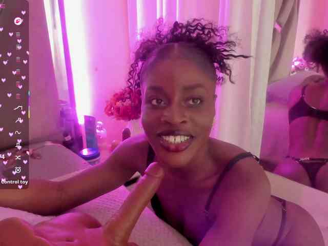 anisha-zambrano webcam