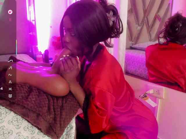 anisha-zambrano webcam