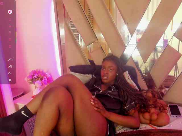 anisha-zambrano webcam