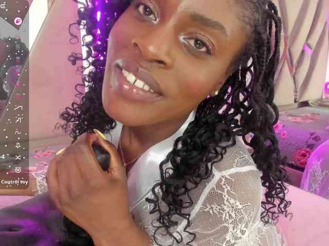 anisha-zambrano webcam
