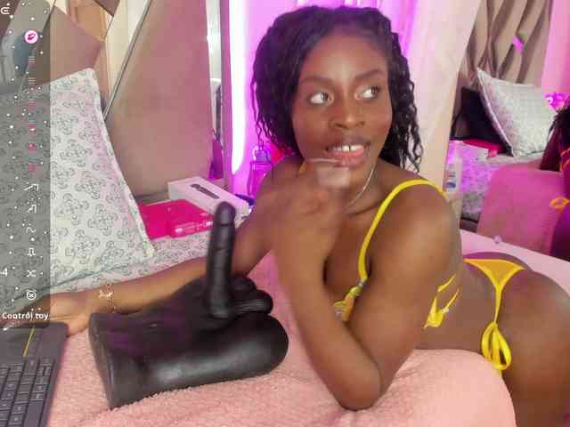anisha-zambrano webcam