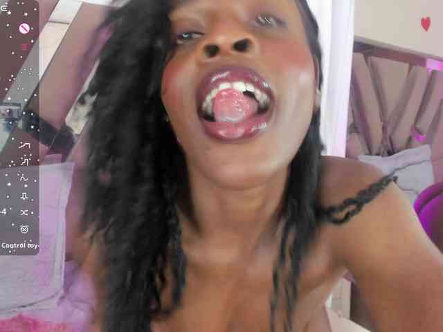 anisha-zambrano webcam