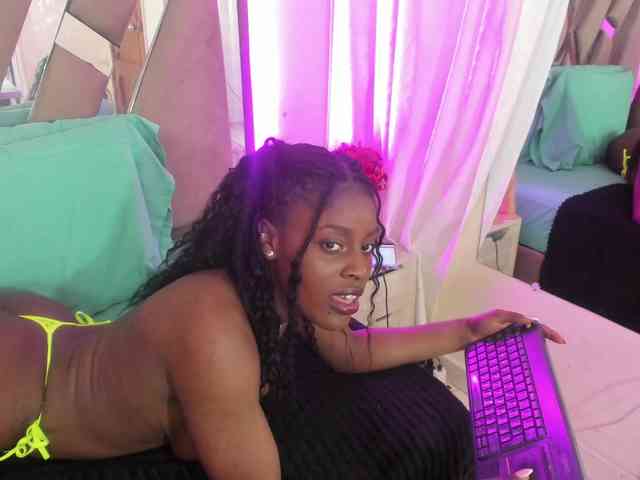 anisha-zambrano webcam