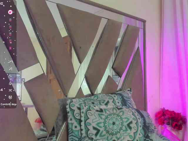 anisha-zambrano's live room