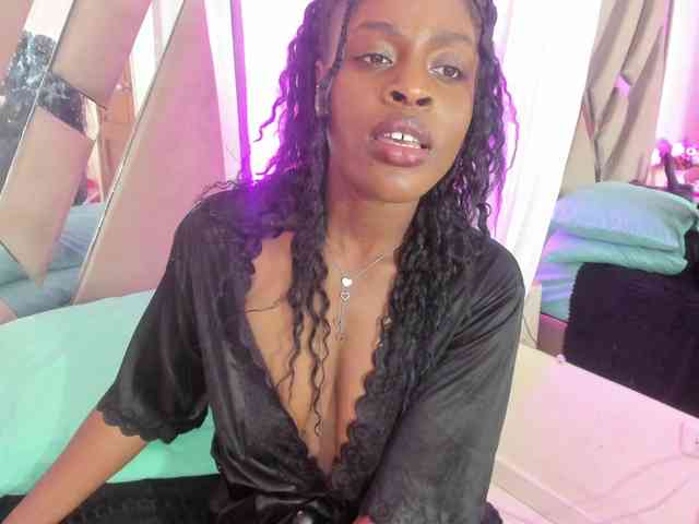 anisha-zambrano webcam