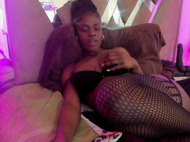 anisha-zambrano webcam