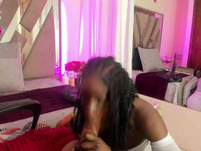 anisha-zambrano's live room
