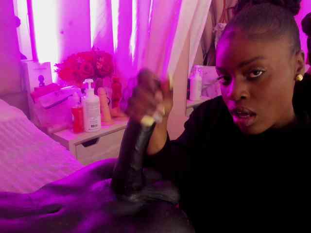anisha-zambrano webcam