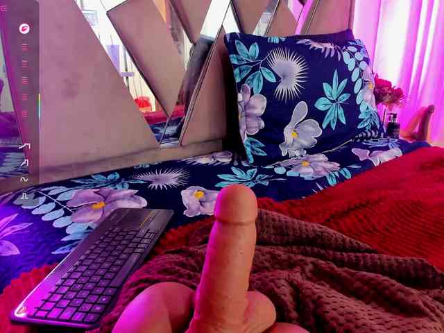 anisha-zambrano webcam