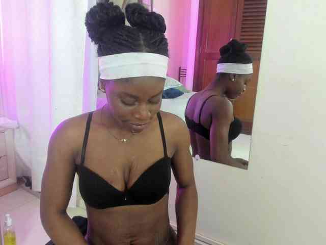 anisha-zambrano webcam