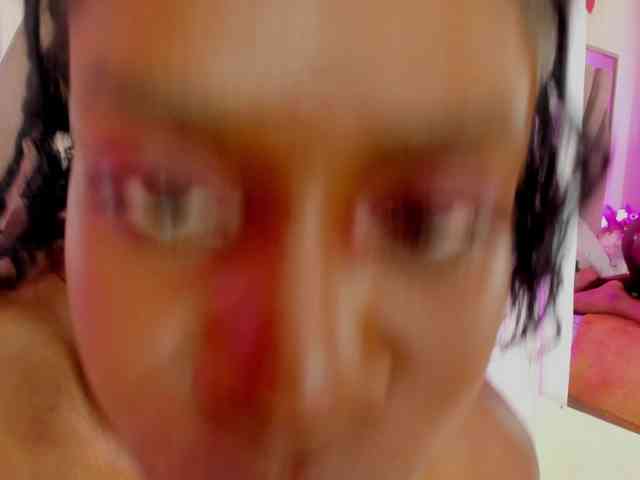 anisha-zambrano webcam