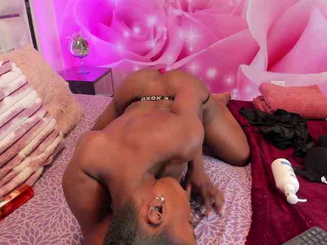 anisha-zambrano webcam