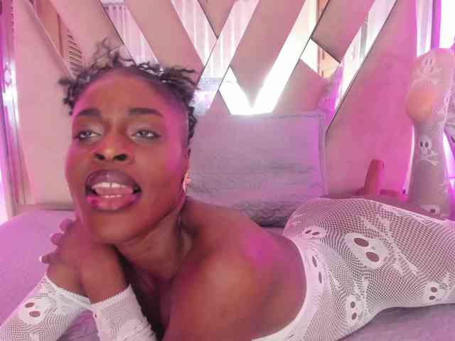 anisha-zambrano webcam