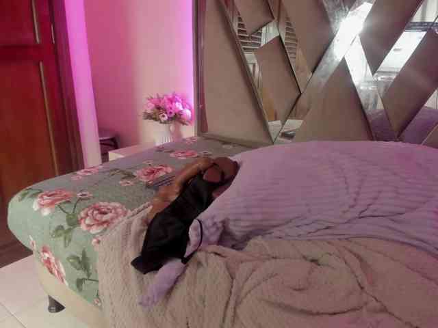 anisha-zambrano Live Webcam on BongaCams