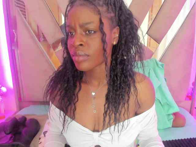 anisha-zambrano webcam