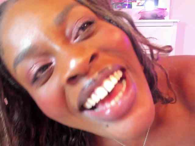 anisha-zambrano webcam