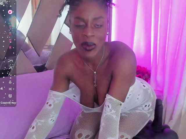 anisha-zambrano webcam