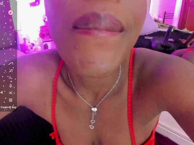 anisha-zambrano webcam