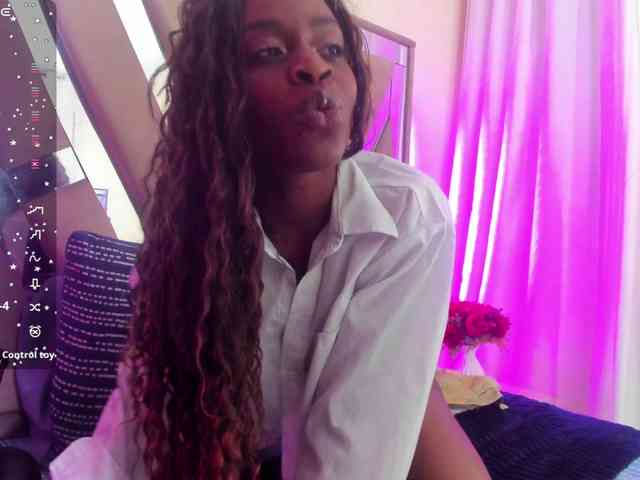 anisha-zambrano webcam